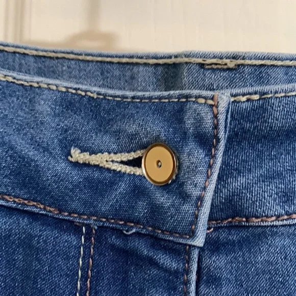 BE ME BLUE BEDAZZLED WIDE LEG JEANS SIZE 22 - Picture 3 of 8